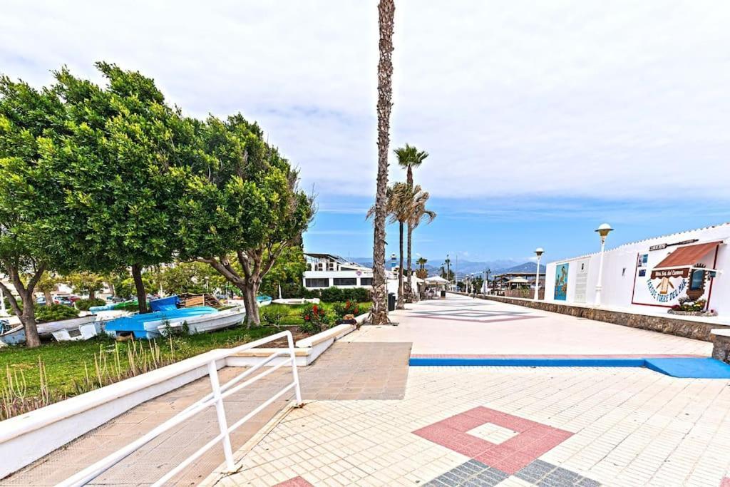 Sea Apartment Torre Del Mar Exterior foto